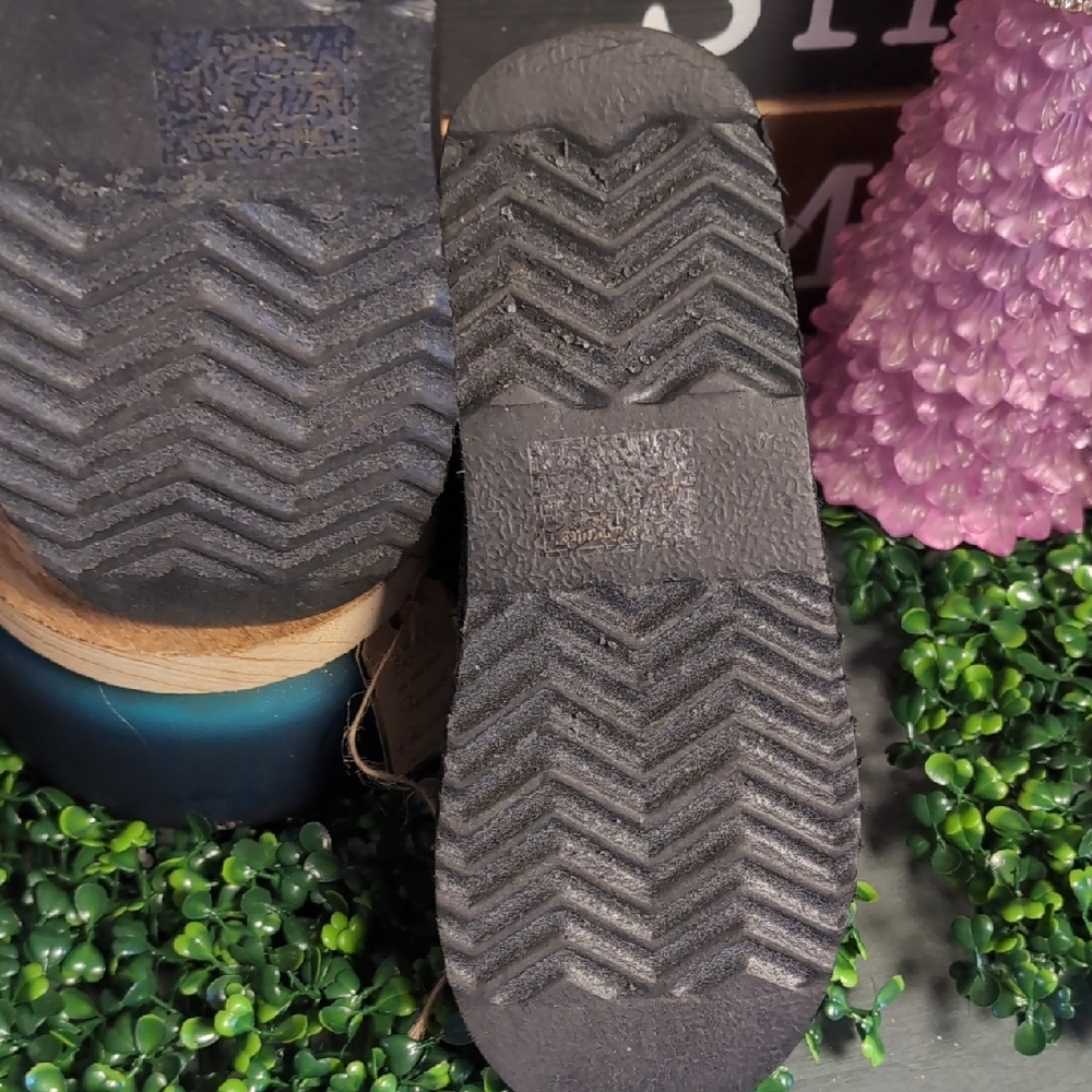 Juicy Clear Klash Furry Boots - Picture 8 of 13